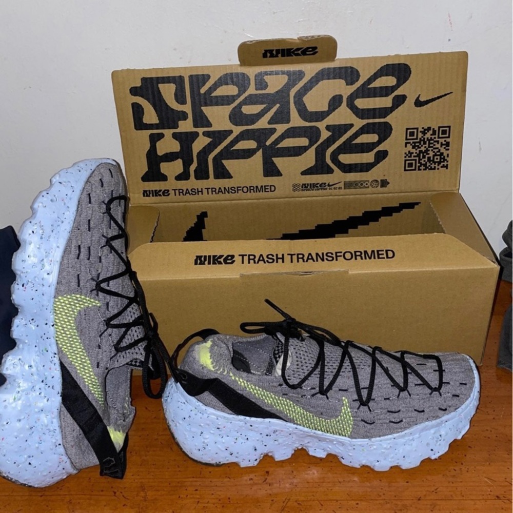 Nike Space Hippie 04